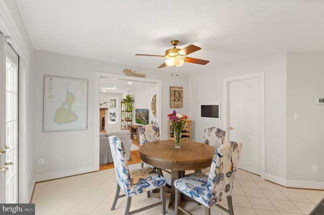 6823 BRIMSTONE LN, Fairfax Station, VA 22039