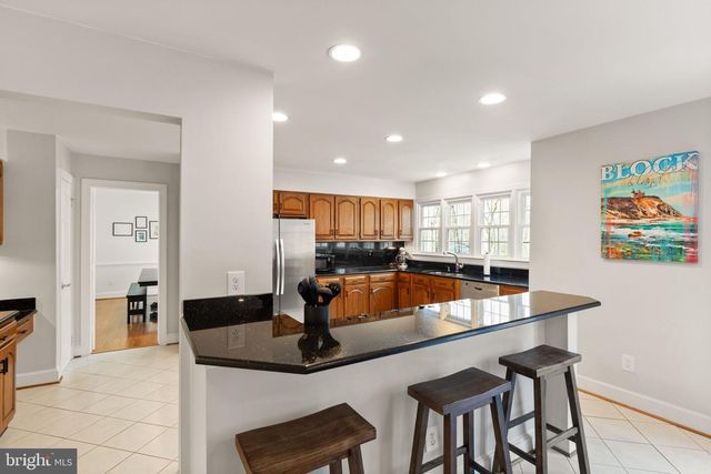 6823 BRIMSTONE LN, Fairfax Station, VA 22039