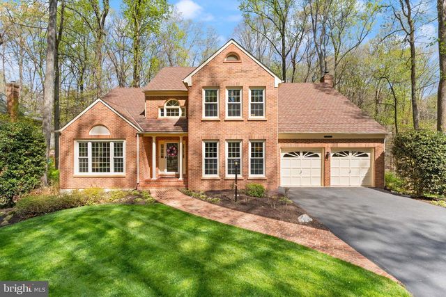 6823 BRIMSTONE LN, Fairfax Station, VA 22039