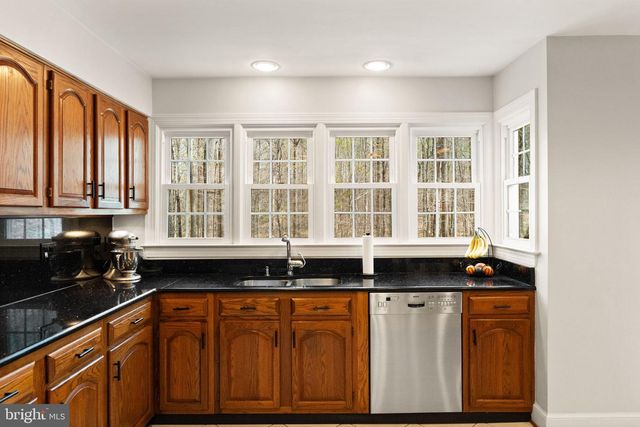 6823 BRIMSTONE LN, Fairfax Station, VA 22039