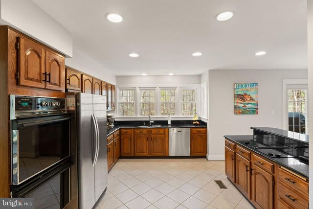 6823 BRIMSTONE LN, Fairfax Station, VA 22039