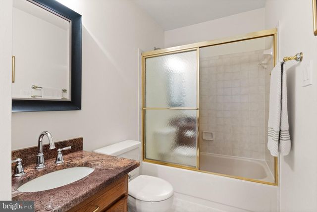 6823 BRIMSTONE LN, Fairfax Station, VA 22039