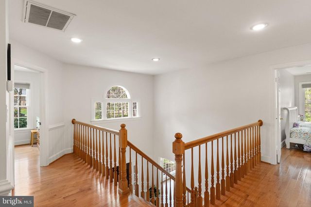 6823 BRIMSTONE LN, Fairfax Station, VA 22039