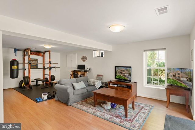 6823 BRIMSTONE LN, Fairfax Station, VA 22039