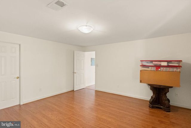 6823 BRIMSTONE LN, Fairfax Station, VA 22039