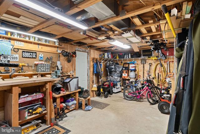 6823 BRIMSTONE LN, Fairfax Station, VA 22039