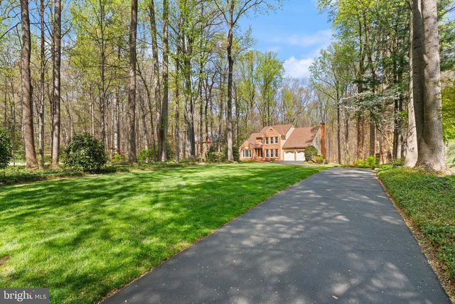 6823 BRIMSTONE LN, Fairfax Station, VA 22039