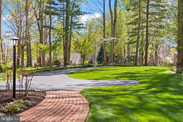 6823 BRIMSTONE LN, Fairfax Station, VA 22039
