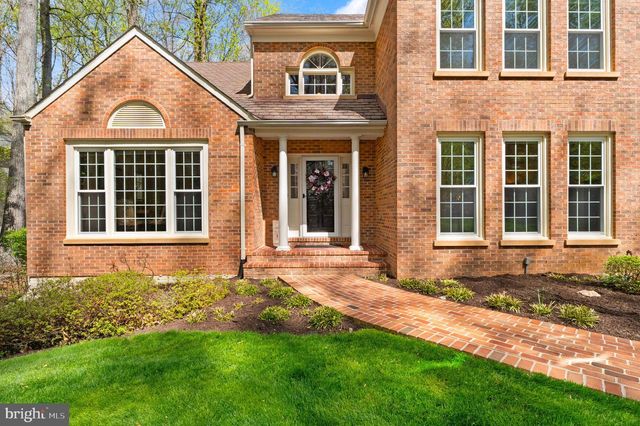 6823 BRIMSTONE LN, Fairfax Station, VA 22039