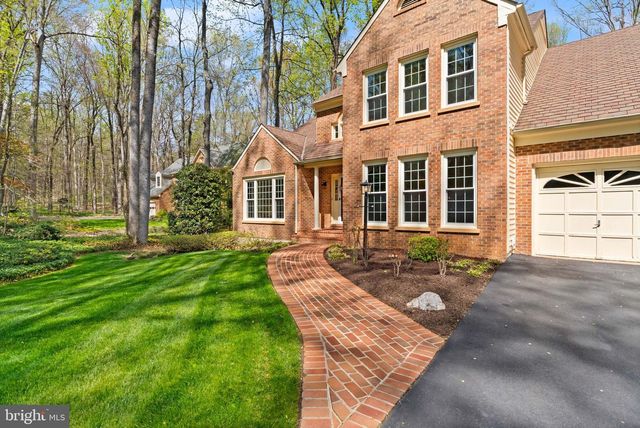 6823 BRIMSTONE LN, Fairfax Station, VA 22039