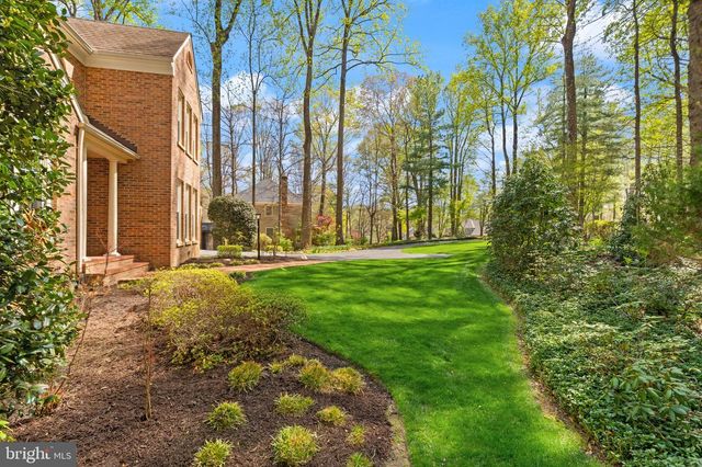 6823 BRIMSTONE LN, Fairfax Station, VA 22039