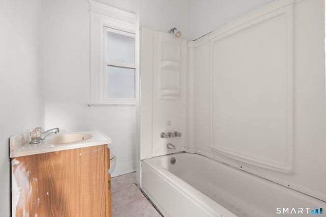 97 Wall Street, Waterbury, CT 06705