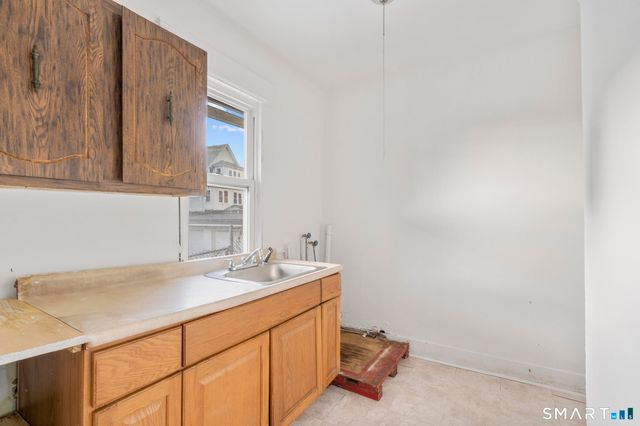 97 Wall Street, Waterbury, CT 06705