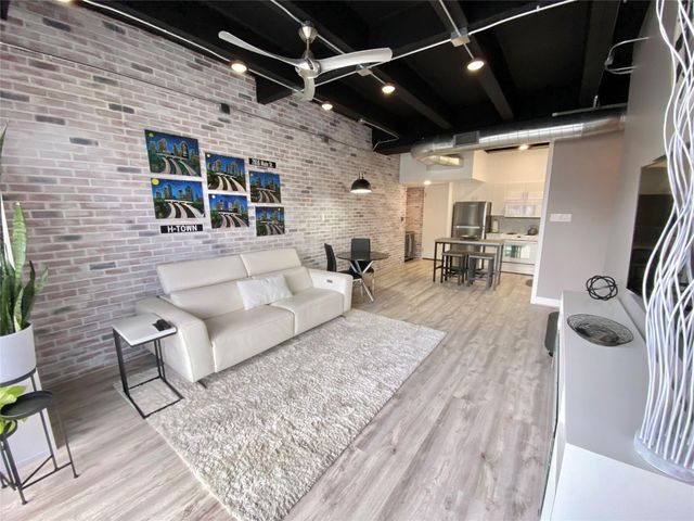 2016 Main Street 1715, Houston, TX 77002