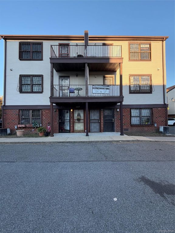 818 Trinity Avenue B, Bronx, NY 10456