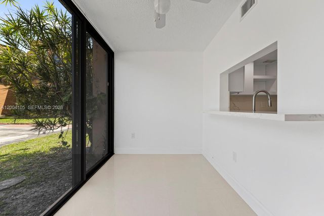 9440 W Flagler St 106, Miami, FL 33174