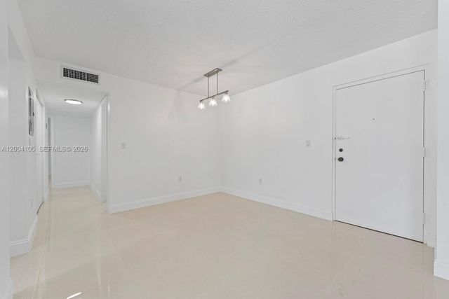 9440 W Flagler St 106, Miami, FL 33174