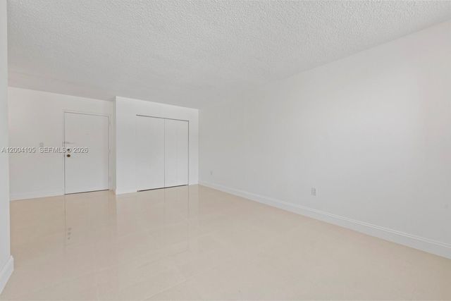 9440 W Flagler St 106, Miami, FL 33174