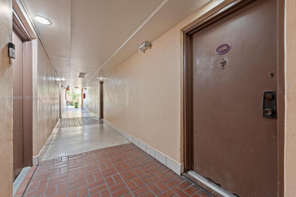 9440 W Flagler St 106, Miami, FL 33174