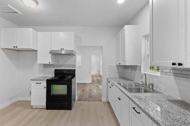 1017 E Washington Street, Paris, TX 75460