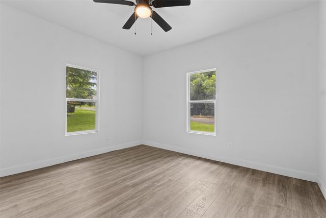 1017 E Washington Street, Paris, TX 75460