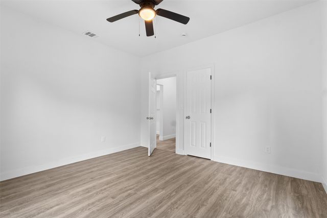 1017 E Washington Street, Paris, TX 75460