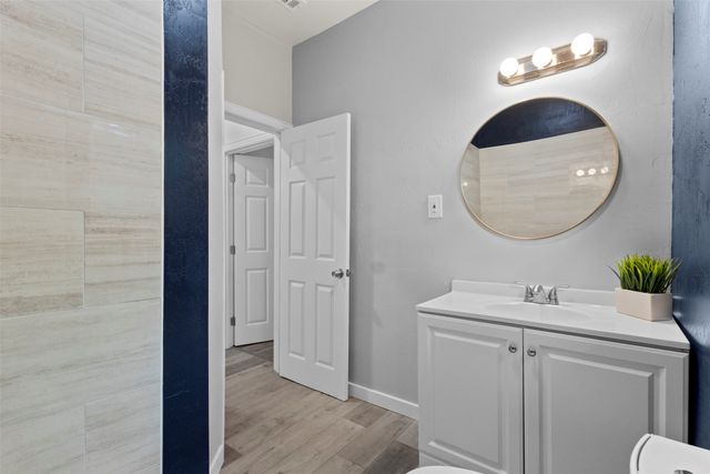 1017 E Washington Street, Paris, TX 75460