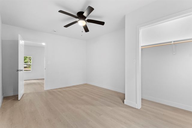 1017 E Washington Street, Paris, TX 75460