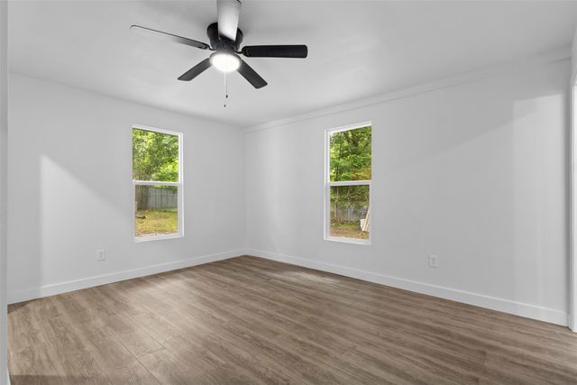 1017 E Washington Street, Paris, TX 75460