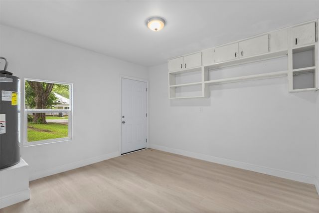 1017 E Washington Street, Paris, TX 75460