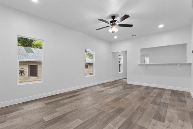 1017 E Washington Street, Paris, TX 75460