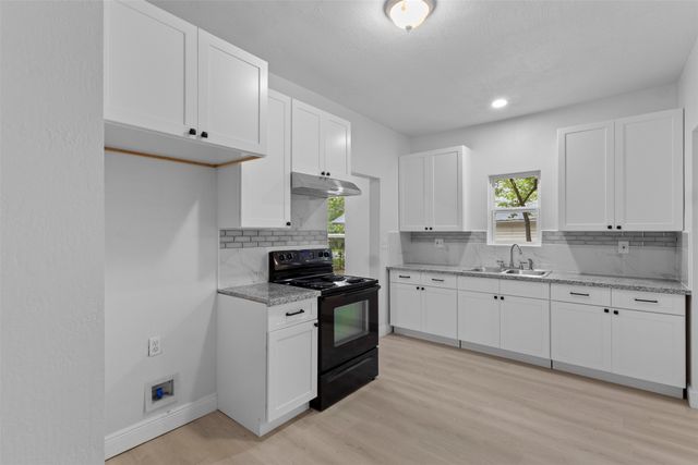 1017 E Washington Street, Paris, TX 75460