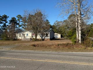 771 Factory Road, Hampstead, NC 28443