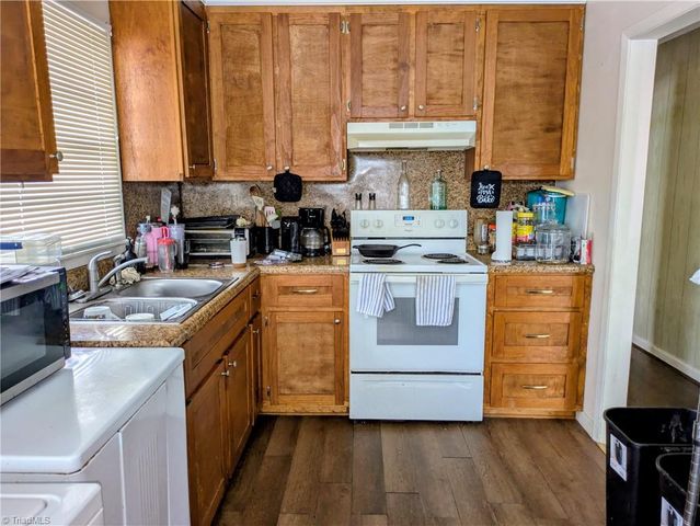 4004 Wooddale Lane, Greensboro, NC 27405