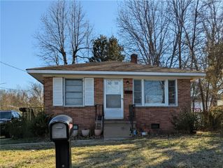 4004 Wooddale Lane, Greensboro, NC 27405