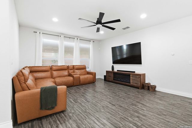 7214 Cimarron Lake, Boerne, TX 78015