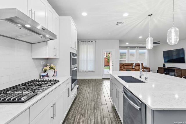 7214 Cimarron Lake, Boerne, TX 78015