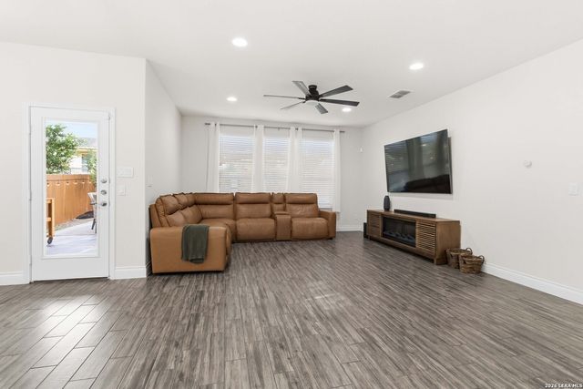 7214 Cimarron Lake, Boerne, TX 78015