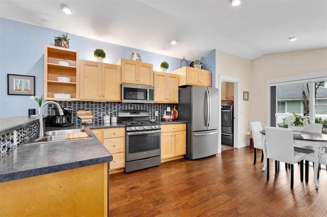 1715 E Clairemont Avenue, Eau Claire, WI 54701
