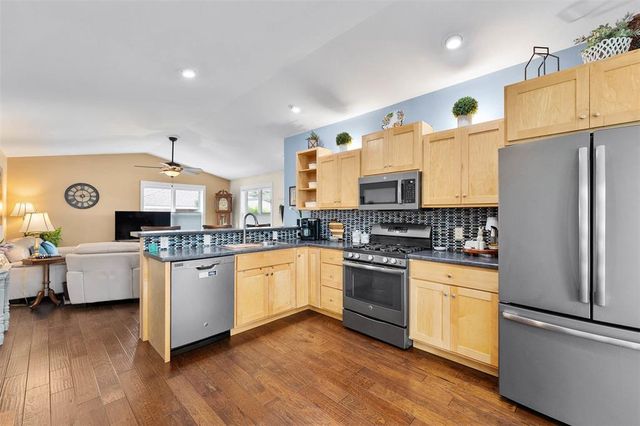1715 E Clairemont Avenue, Eau Claire, WI 54701