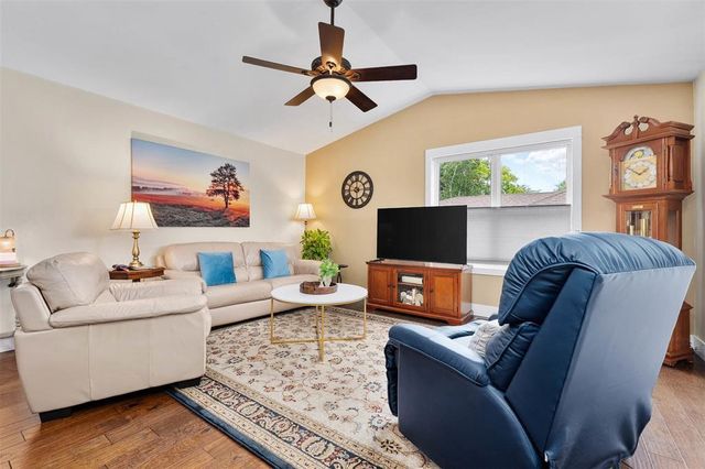 1715 E Clairemont Avenue, Eau Claire, WI 54701