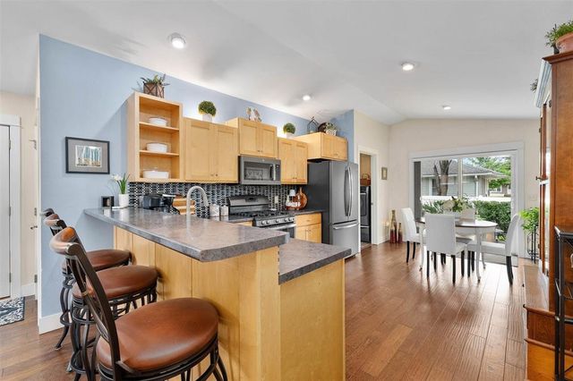 1715 E Clairemont Avenue, Eau Claire, WI 54701