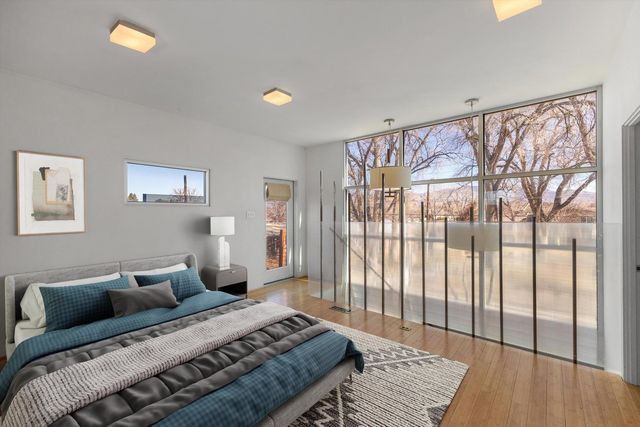 912 Hermosa Drive NE, Albuquerque, NM 87110