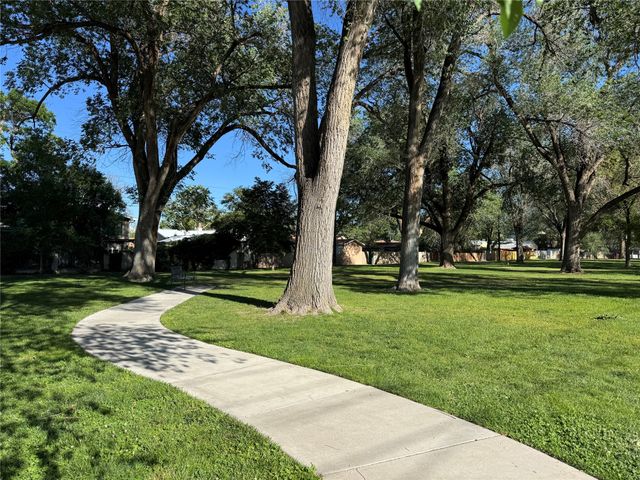 912 Hermosa Drive NE, Albuquerque, NM 87110