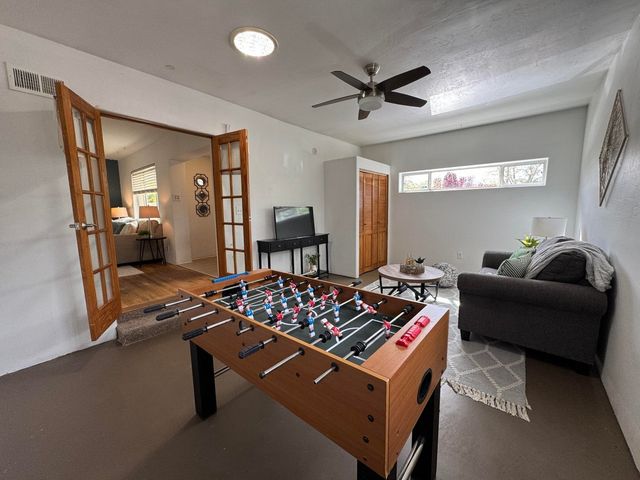 912 Hermosa Drive NE, Albuquerque, NM 87110