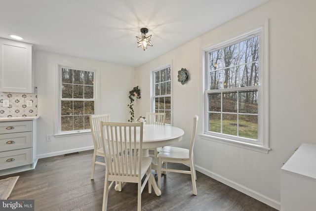 7802 BLUE HILL RD, Glenville, PA 17329