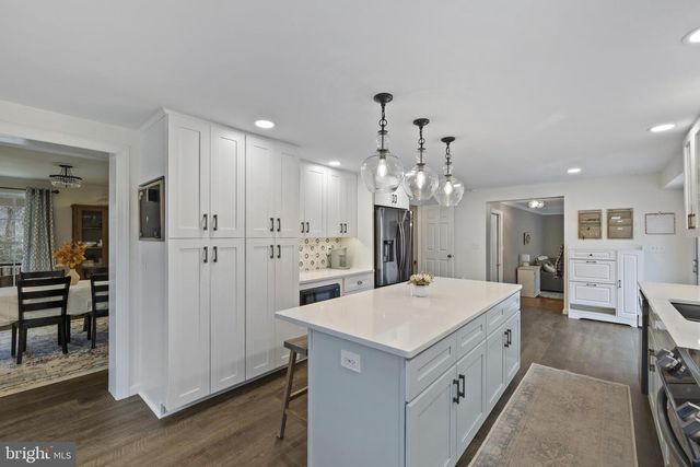 7802 BLUE HILL RD, Glenville, PA 17329