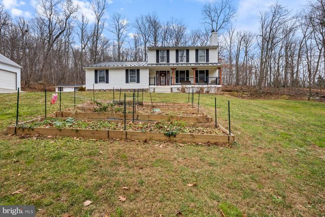 7802 BLUE HILL RD, Glenville, PA 17329