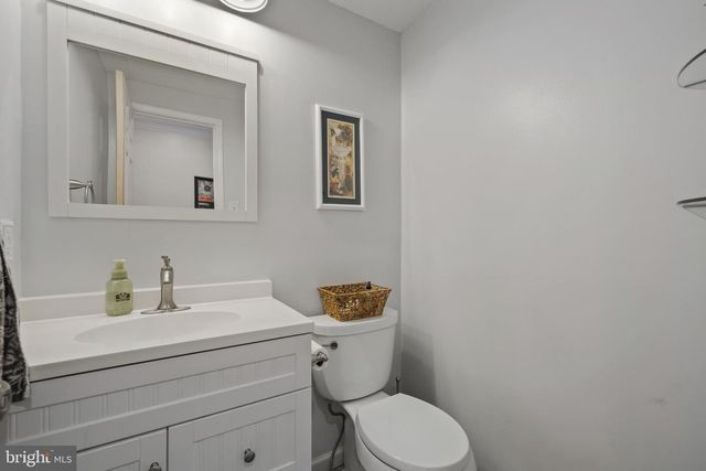 7802 BLUE HILL RD, Glenville, PA 17329