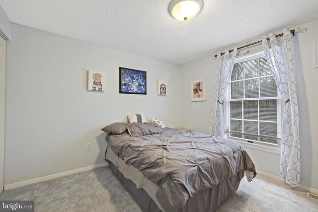 7802 BLUE HILL RD, Glenville, PA 17329